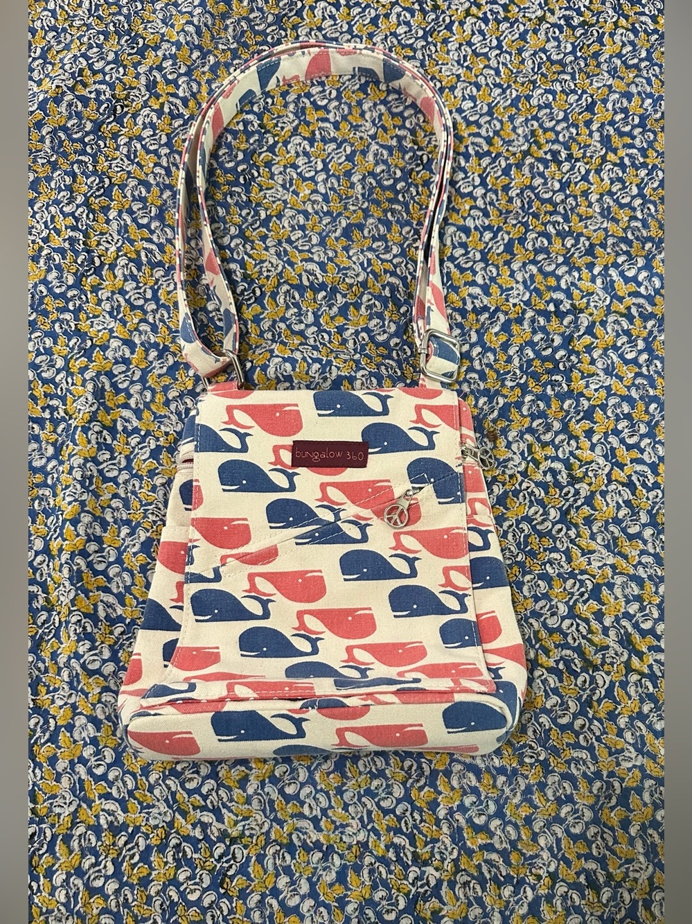Bungalow360 crossbody whale print bag